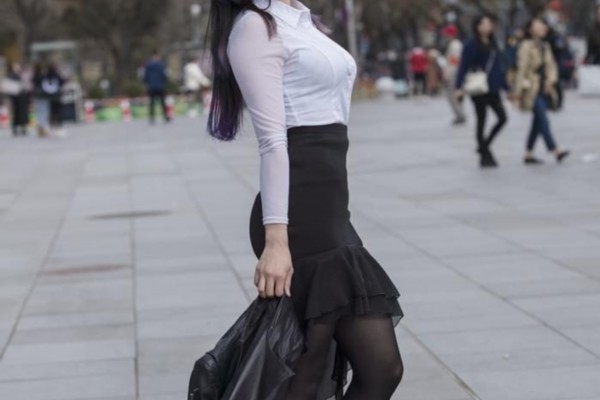 “高铁旅行,武汉按摩椅,舒爽体验,旅途新享受” “高铁旅行,武汉按摩椅,舒爽体验,旅途新享受”